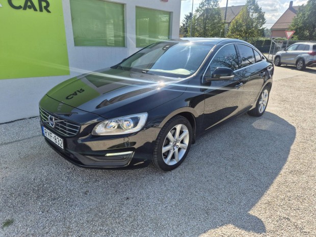 Volvo S60 2.0 D [D2] Momentum Geartronic Szervi...